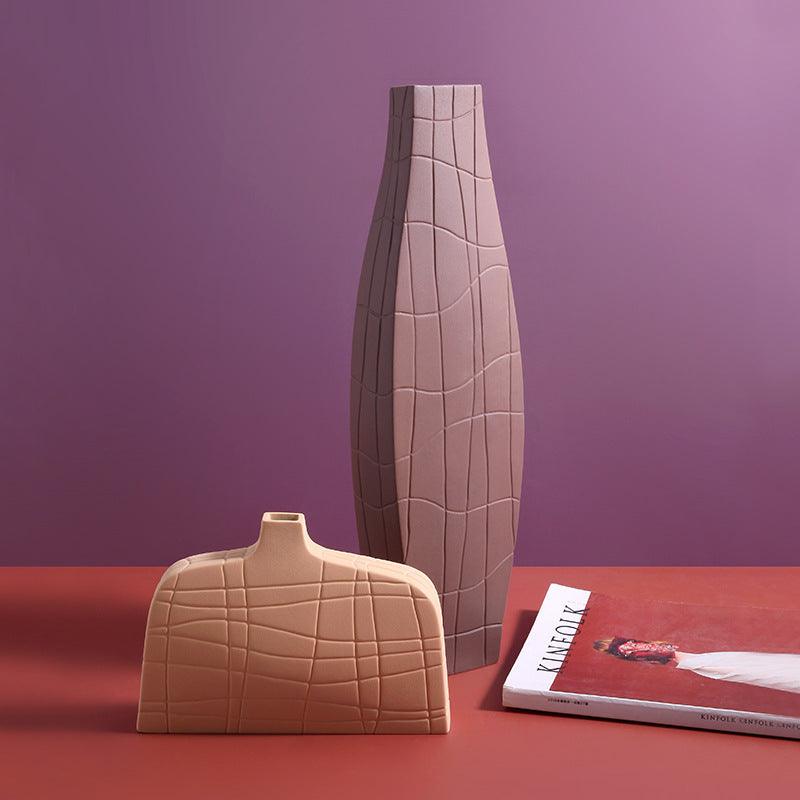 Artisanal Morandi Geometric Vase - Elegant Floral Decor in Porcelain - immagine 2